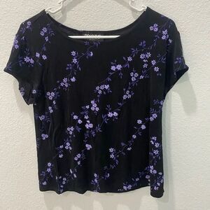 Briggs Black and Purple Floral Top Size Petite Medium